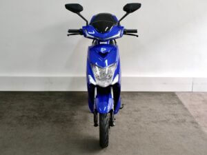 Elektro Roller Nova M3 blau vorne