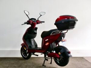 Elektro Roller Nova M3 rot hinten