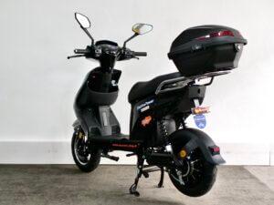 Elektro Roller Nova M3 schwarz hinten