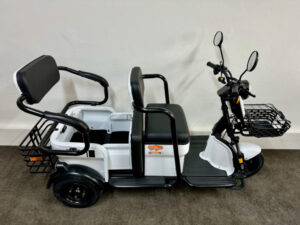 Elektro-Dreirad Tandem GULL weiß Zweisitzer