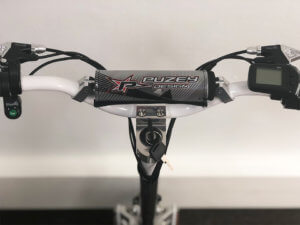 e scooter cruiser 600 weiss tacho