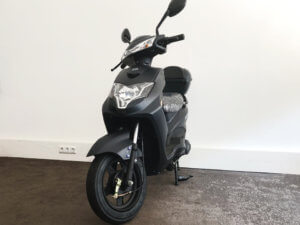 elektro roller force grau vorne