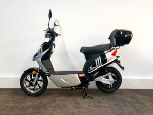 E-Velo Guewer Elektro Roller seitlich